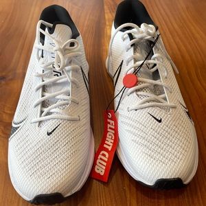 Nike mens VaporMax turf shoe white size 9.  NWT purchased from flightclub $100
